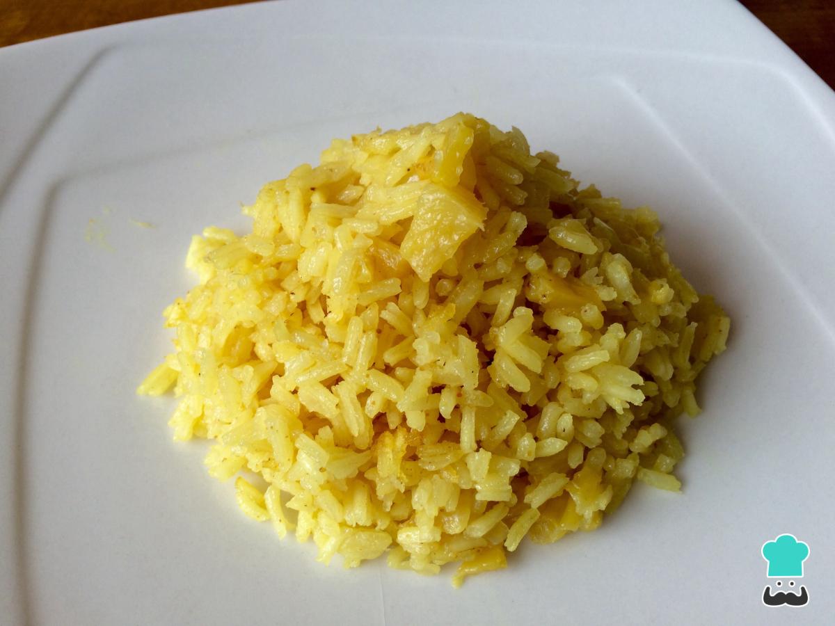 Receta de Arroz con piña y curry