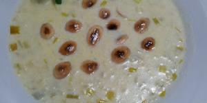 Sopa de patatas y puerros