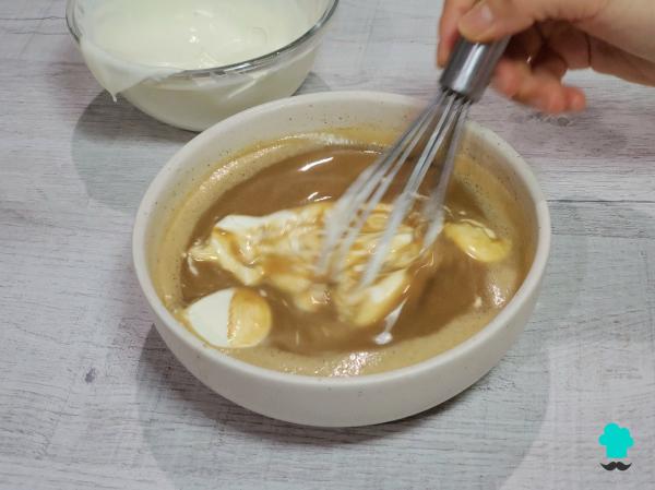 Receta de Tarta de café sin horno: suave, cremosa y deliciosa - Paso 9