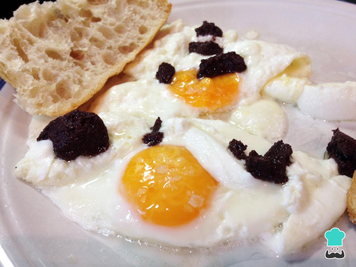 Receta de Huevos fritos con queso