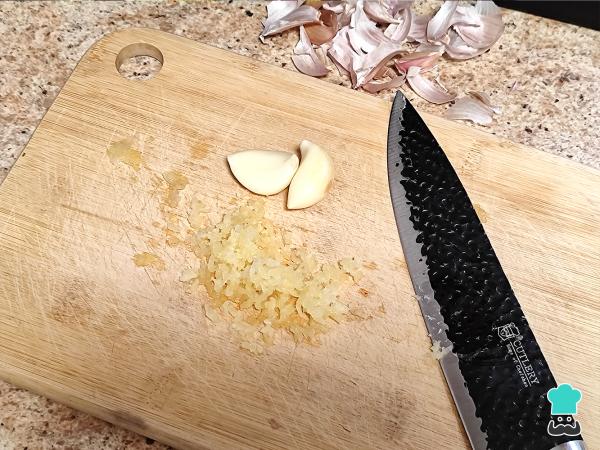 Receta de Pescado al mojo de ajo - Paso 2