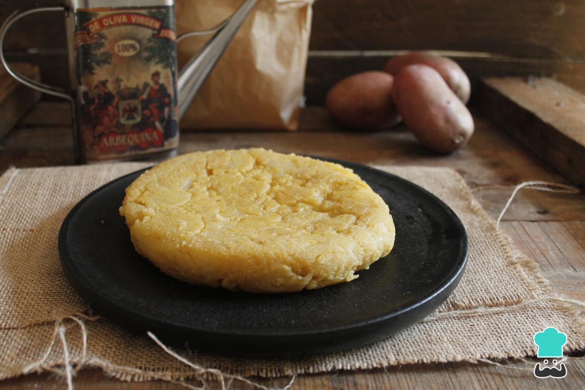Receta de Tortilla de patatas sin huevo (vegana)