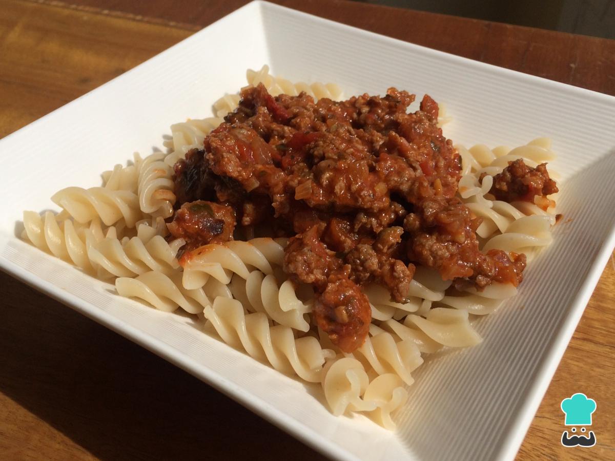 Receta de Fusilli a la boloñesa
