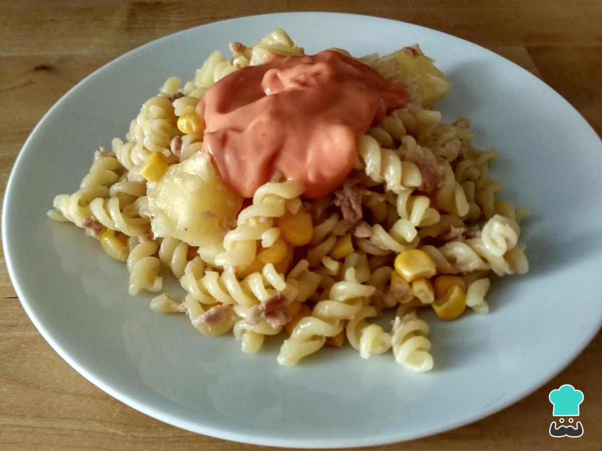 Receta de Ensalada de pasta con piña y atún