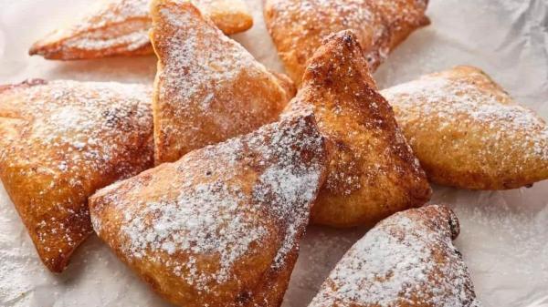 Más allá de las torrijas: 7 postres típicos de Semana Santa que endulzan la tradición - Bartolillos madrileños: el dulce castizo
