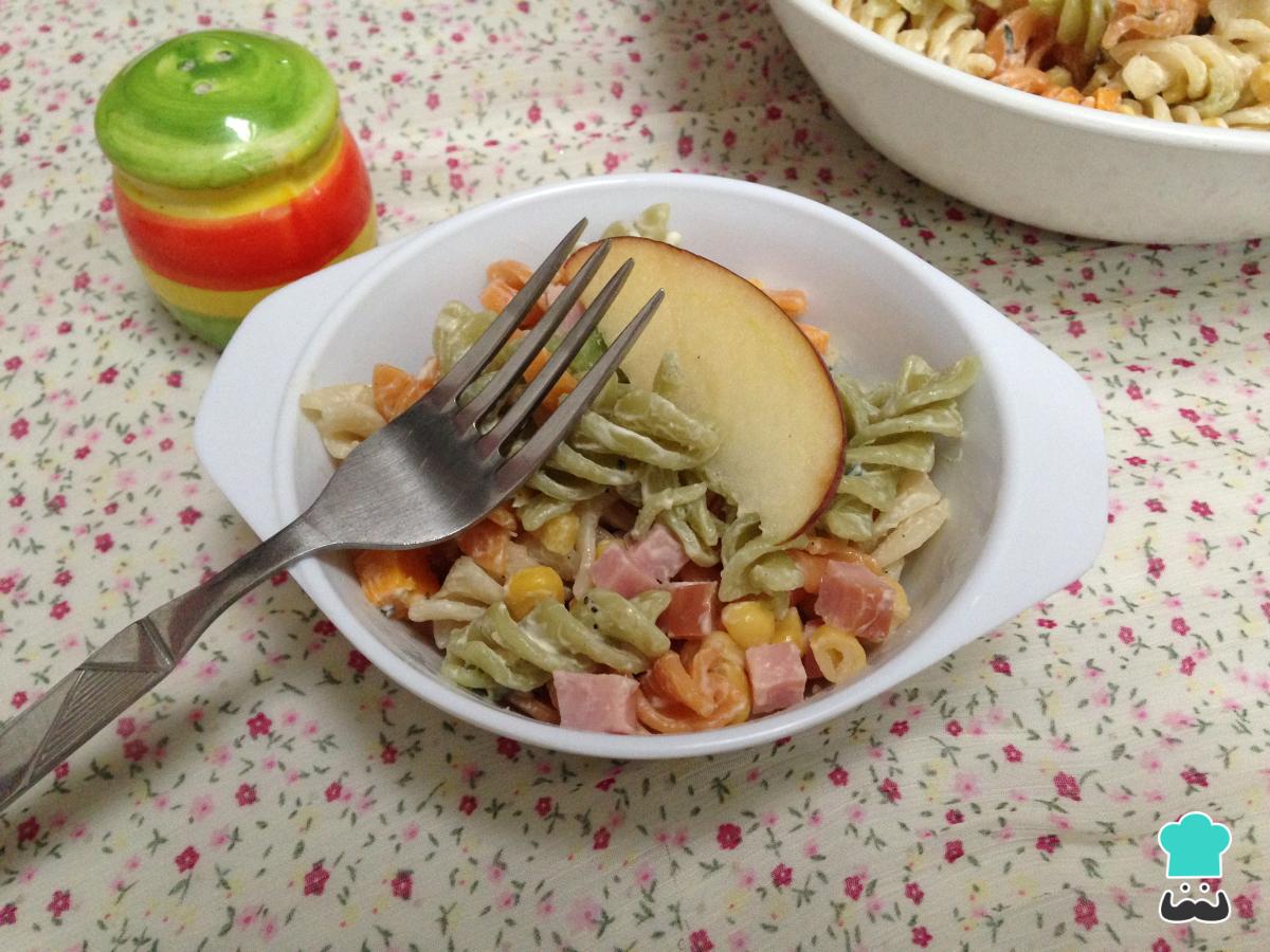 Receta de Ensalada de pasta con fruta