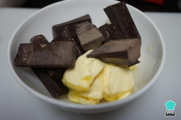 Receta de Magdalenas caseras con pepitas de chocolate - Paso 2