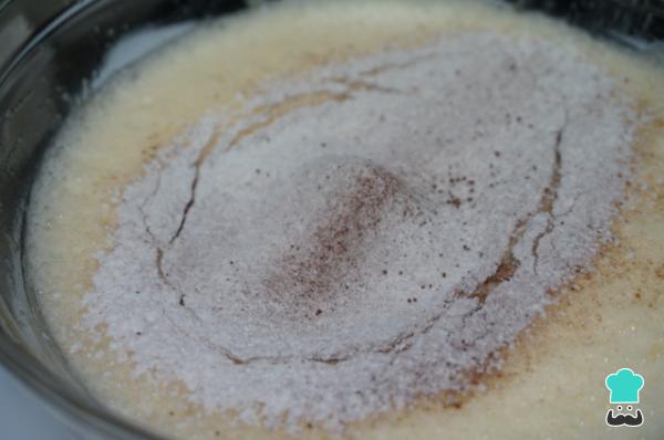 Receta de Magdalenas caseras con pepitas de chocolate - Paso 3