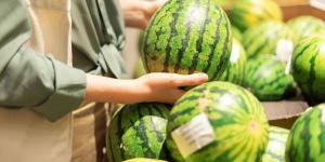 Ni el sonido ni el olor engañan: cómo elegir el melón y la sandía más dulces este verano