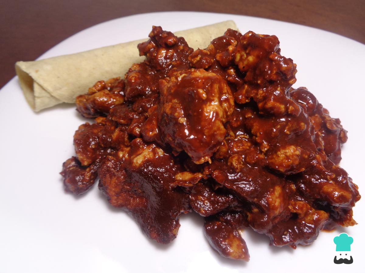 Receta de Huevos en salsa de chile guajillo