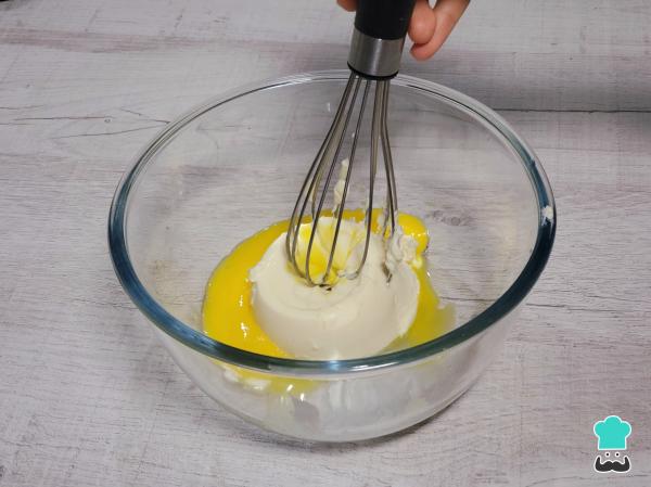Receta de Tarta de yogur griego con maizena - Paso 3