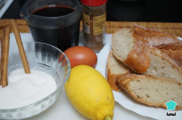Receta de Torrijas de vino tinto - Paso 1