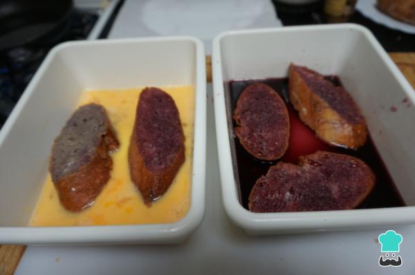 Receta de Torrijas de vino tinto - Paso 5
