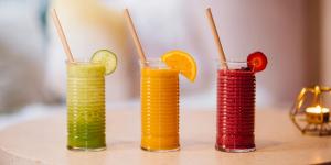 Ni café ni energéticas: las 5 bebidas naturales para rendir al máximo todo el día (sin bajones de energía)