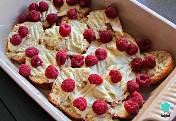 Receta de Pudin de chocolate blanco y frambuesas - Paso 4