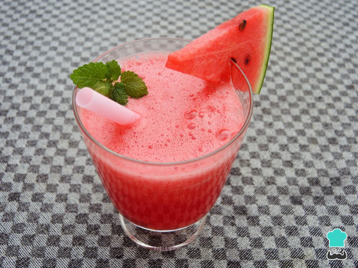 Batido de sandía, melón y plátano