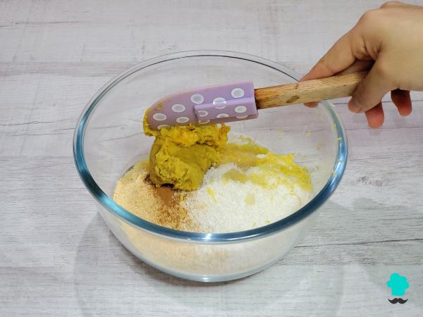 Receta de Panellets de boniato y piñones: cómo hacerlos en casa para que queden tiernos por dentro - Paso 2