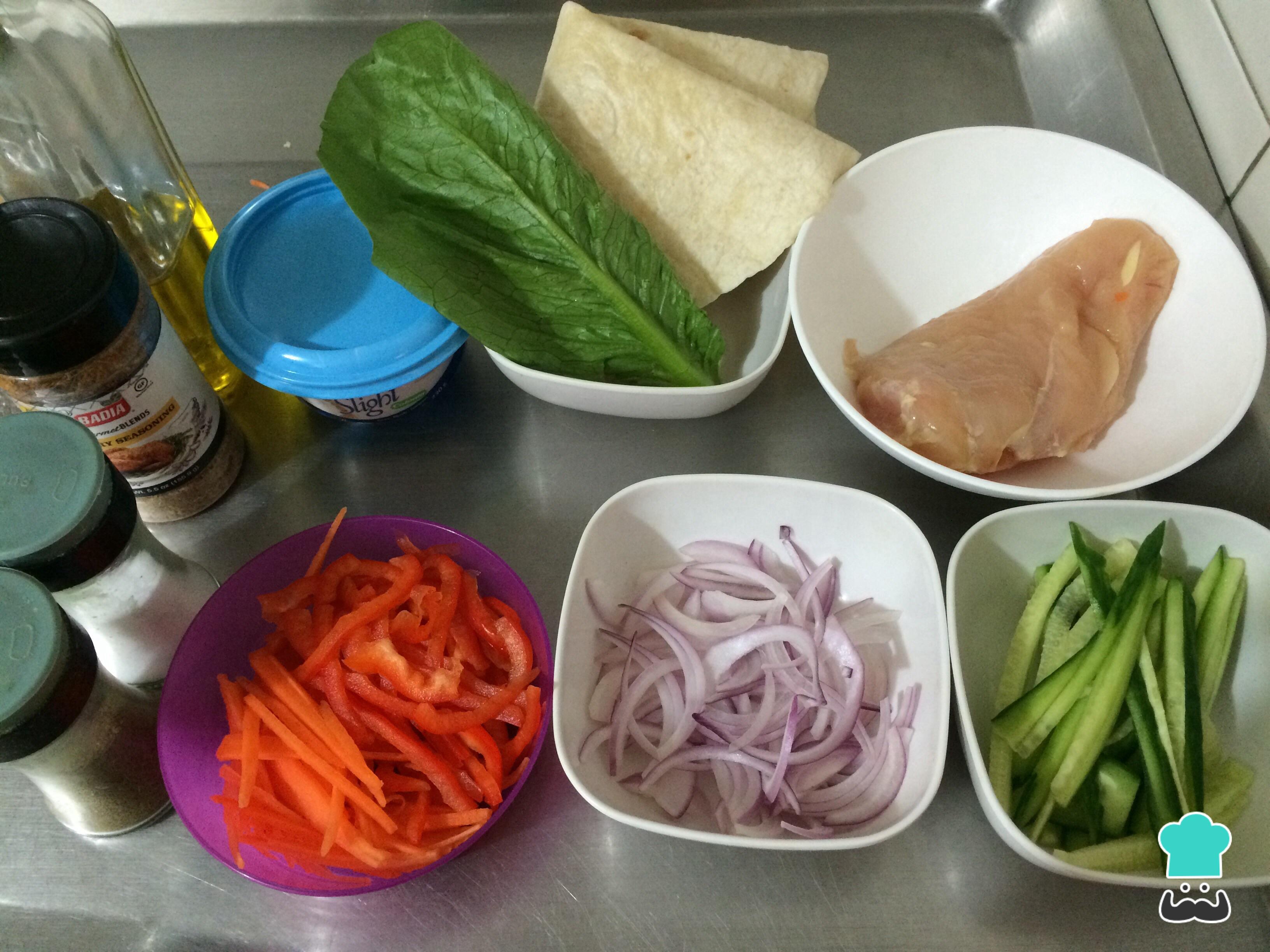Wrap de pollo y vegetales Fácil
