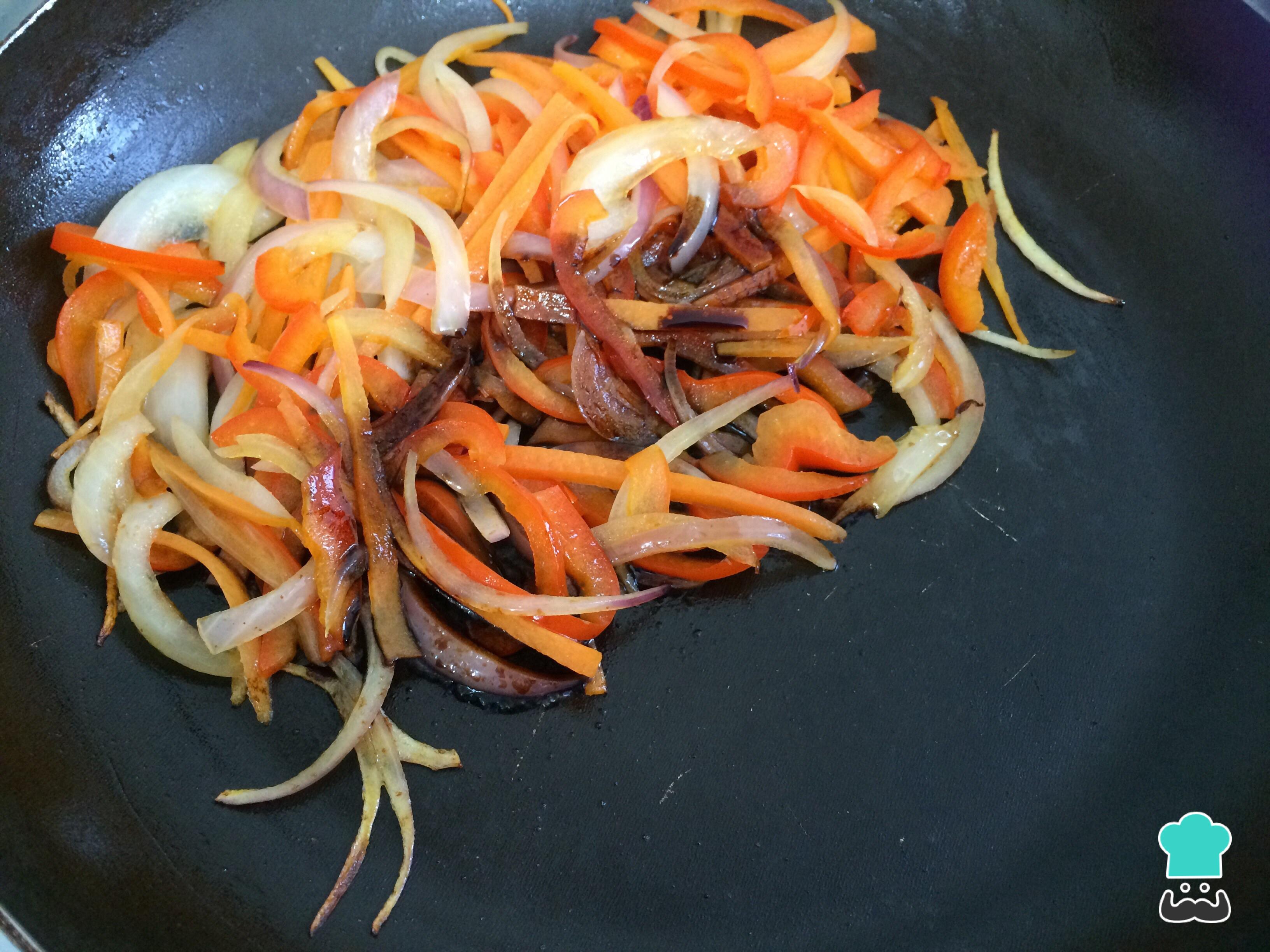 Wrap de pollo y vegetales Fácil