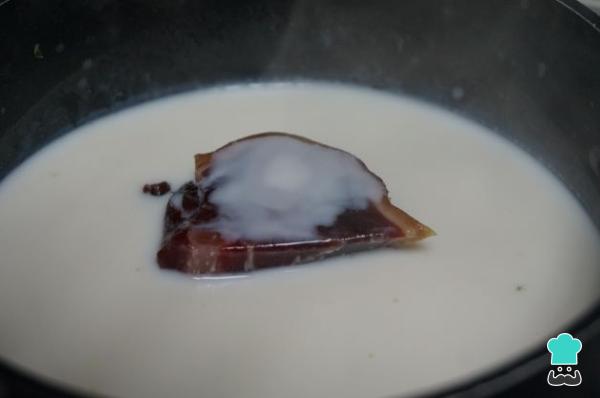 Receta de Croquetas de jamón ibérico - Paso 1