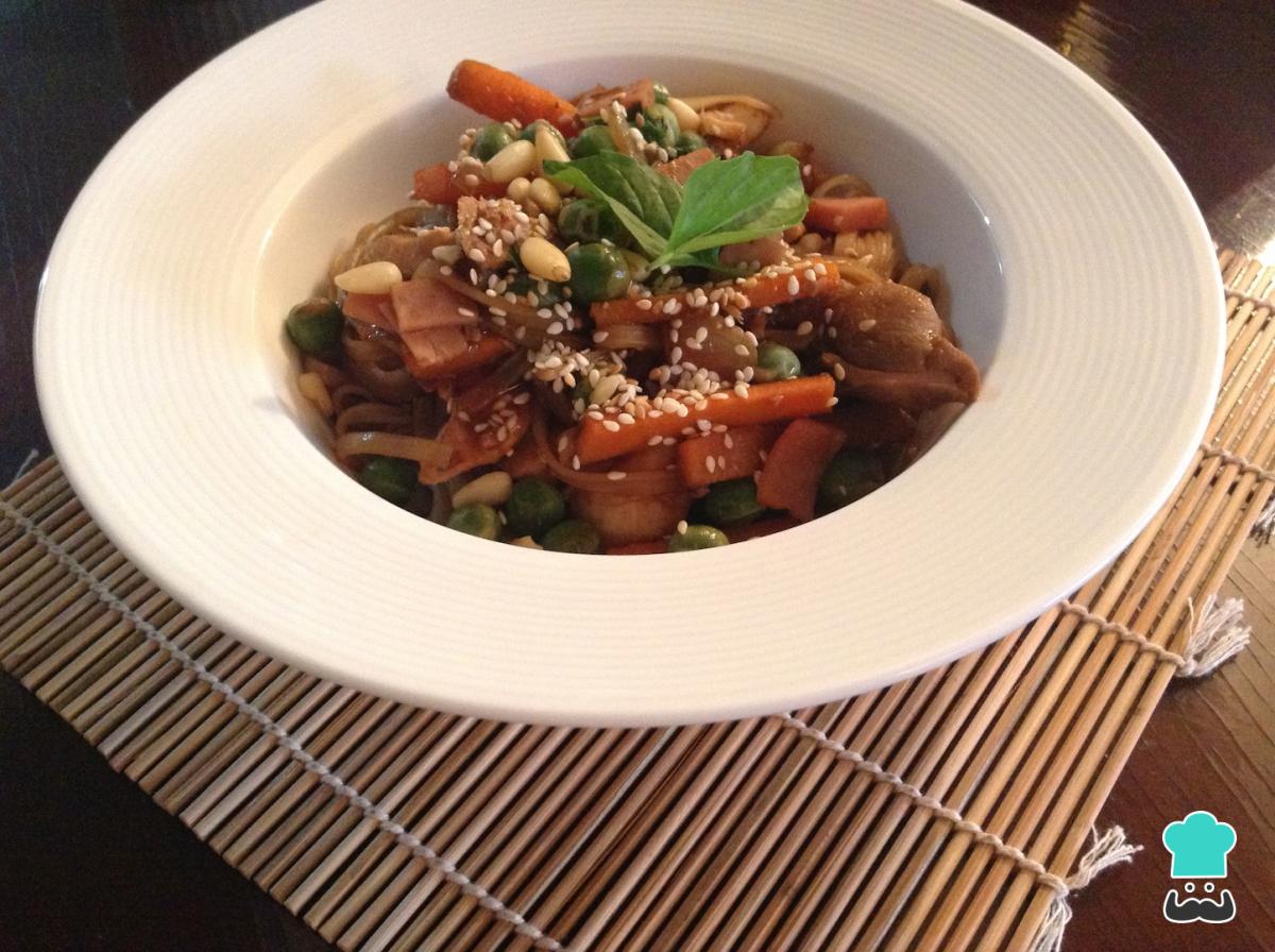 Receta de Fideos de arroz con pollo