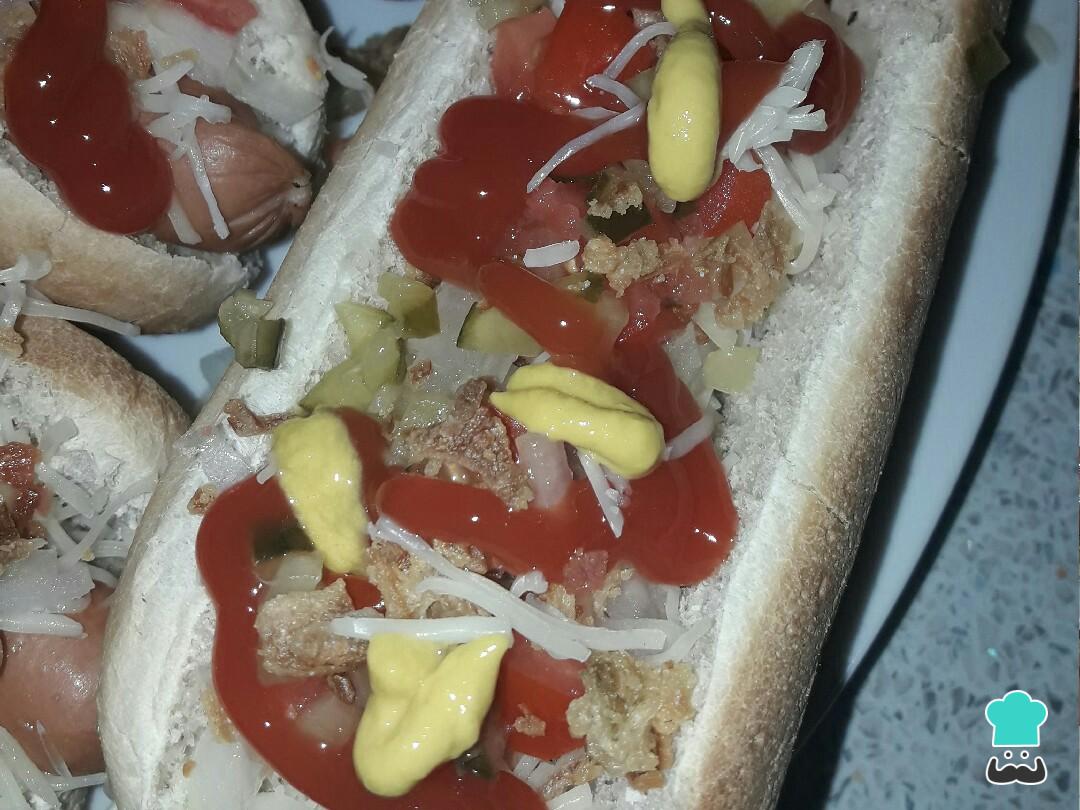 Hot dogs con tocino y queso Fácil