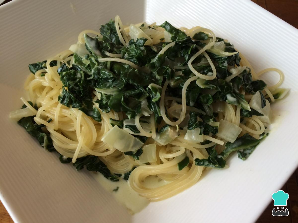 Receta de Pasta con salsa de acelgas