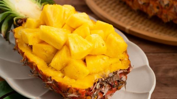 El curioso motivo por el que comer piña quita las ganas de dulce: el médico José Manuel Felices explica que, literalmente, “te rompe un poco la lengua” - La enzima bromelina: la explicación científica