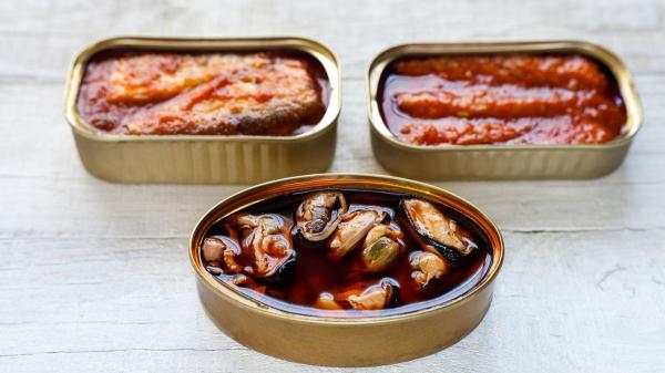 Ya ha entrado en vigor: las latas de mejillones, sardinas, berberechos y almejas cambian su denominación en el supermercado - Sardinas, mejillones, almejas y berberechos: así cambia su etiquetado