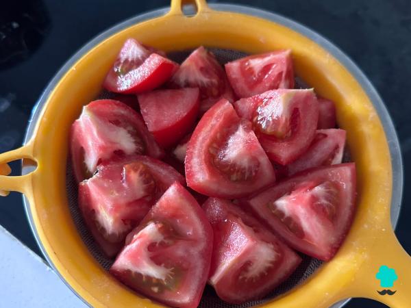 Receta de Salmorejo sin pan con huevo duro: la versión más ligera, cremosa y rica en proteínas - Paso 3