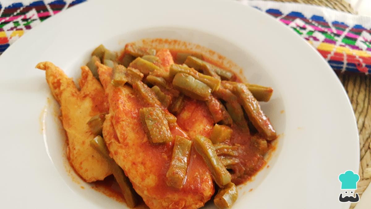 Receta de Pollo en chile guajillo con nopales