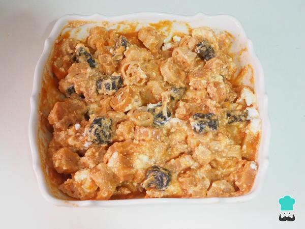 Receta de Pasta al horno con tomate y queso - Especial Halloween - Paso 2