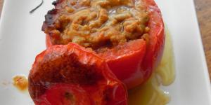 Maschi tomates rellenos de carne y arroz