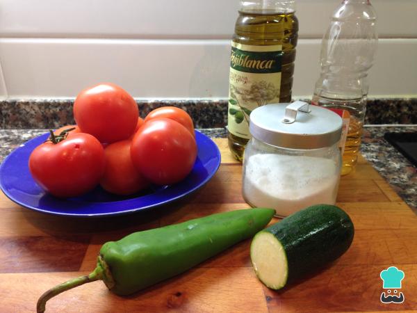 Receta de Gazpacho sin pan - Paso 1