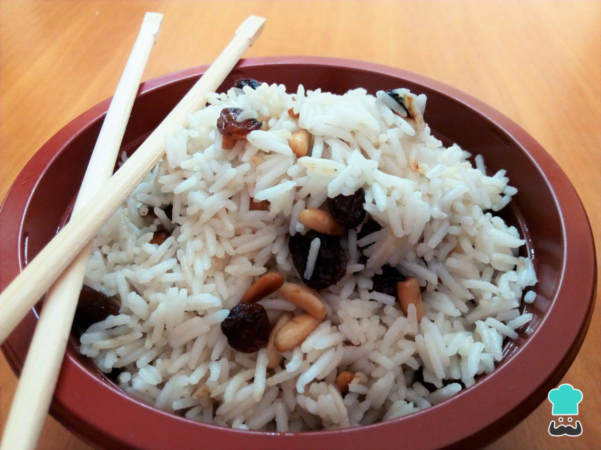 Receta de Arroz con pasas y piñones