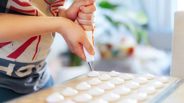 Día Internacional del Macaron: cómo hacerlos en casa y 10 ideas originales para rellenarlos - Cómo hacer macarons en casa: receta fácil paso a paso