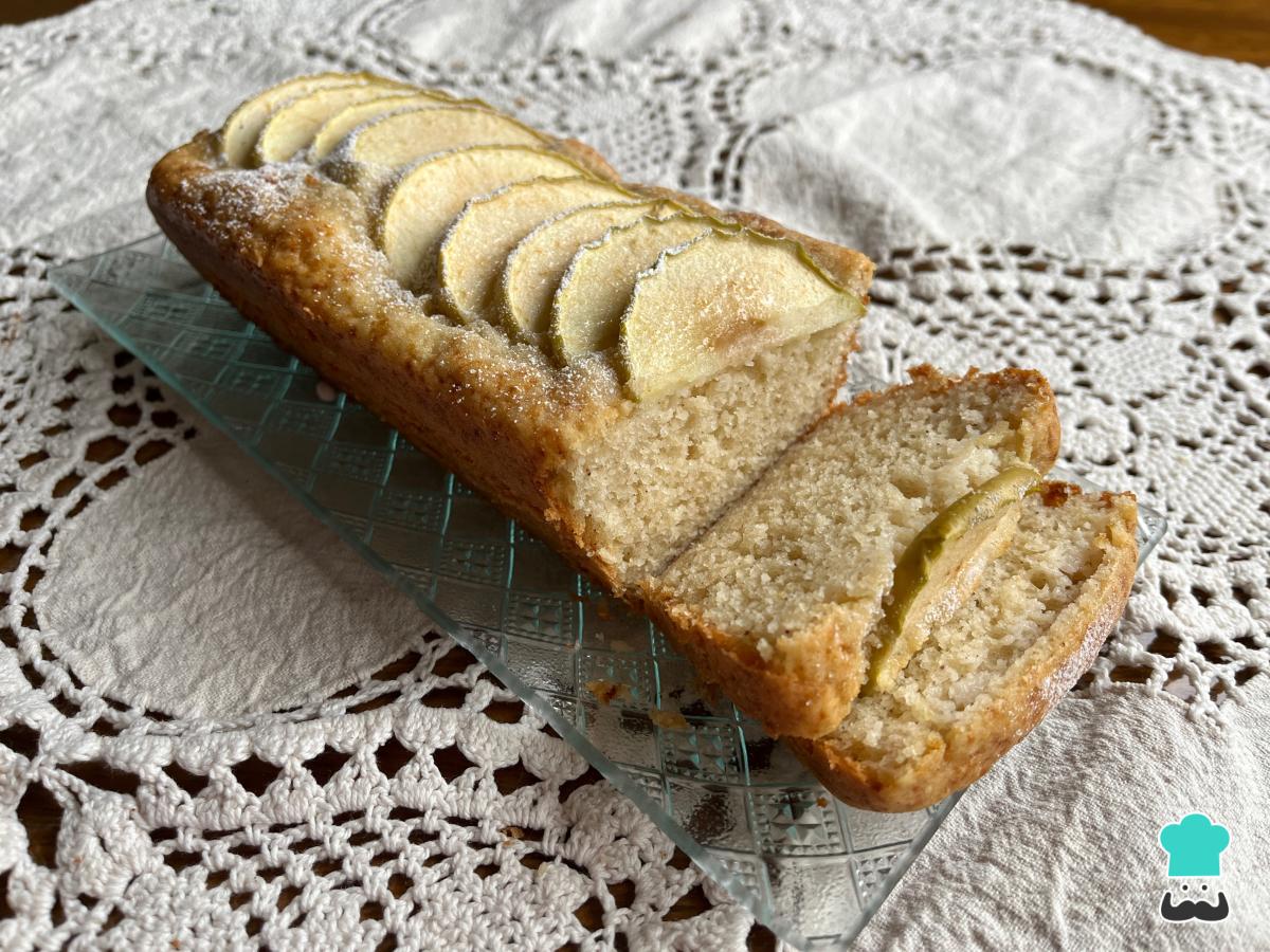 Receta de Bizcocho de manzana, canela y yogur