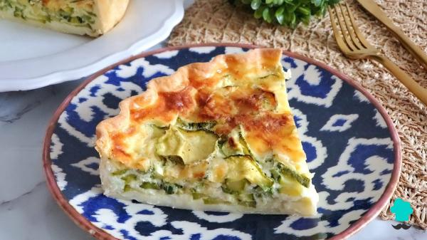 Receta de Pastel de calabacín al horno con queso gratinado: cremoso y con un toque crujiente irresistible