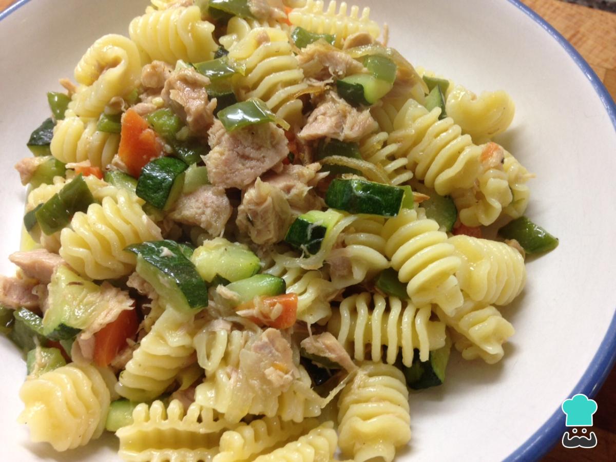 Receta de Fusilli con atún y verduras