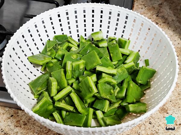 Receta de Nopales guisados en salsa roja - Paso 1