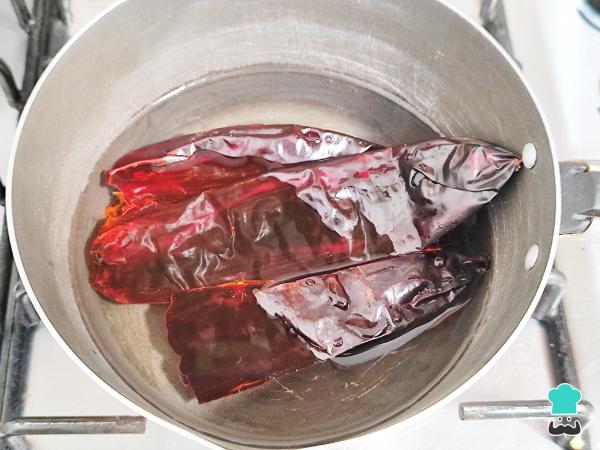 Receta de Nopales guisados en salsa roja - Paso 2