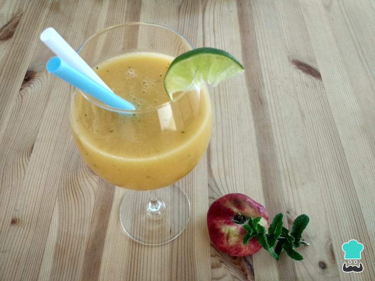 Zumo de melocotón y paraguayo