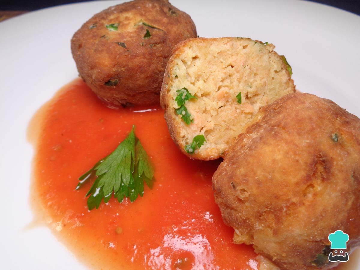 Receta de Albóndigas de salmón en salsa de tomate