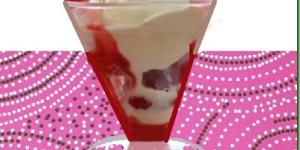 Receta de Helado al cava con salsa de fresas