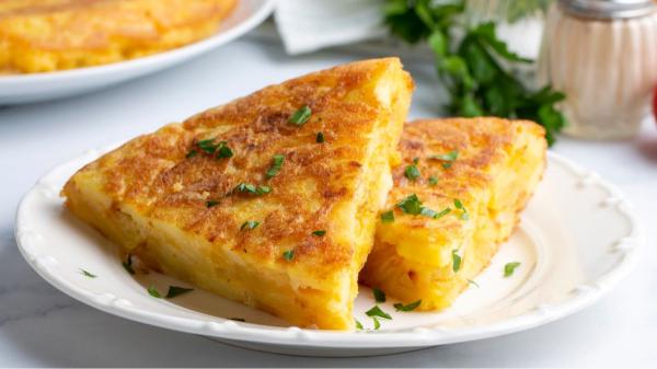 David Geli, experto en tortilla de patatas: “Para que la tortilla quede más cremosa hay que usar una cuchara para batir los huevos, con un tenedor entra aire” - La explicación científica de por qué no debes batir mucho los huevos