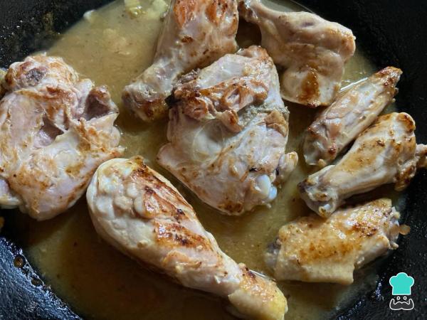 Receta de Pollo al ajillo receta de la abuela - Paso 7