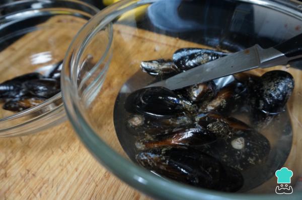 Receta de Mejillones al vapor con limón - Paso 1