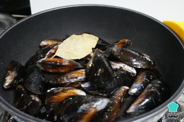 Receta de Mejillones al vapor con limón - Paso 3