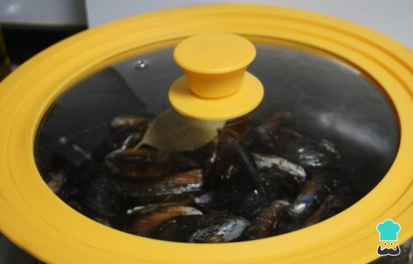 Receta de Mejillones al vapor con limón - Paso 4