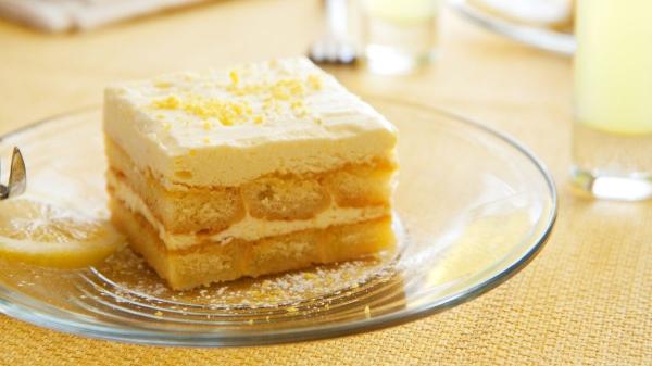 Día del Tiramisú: las recetas más originales que cambiarán tu forma de disfrutar este postre italiano - Tiramisú de limón: fresco, cremoso y cítrico